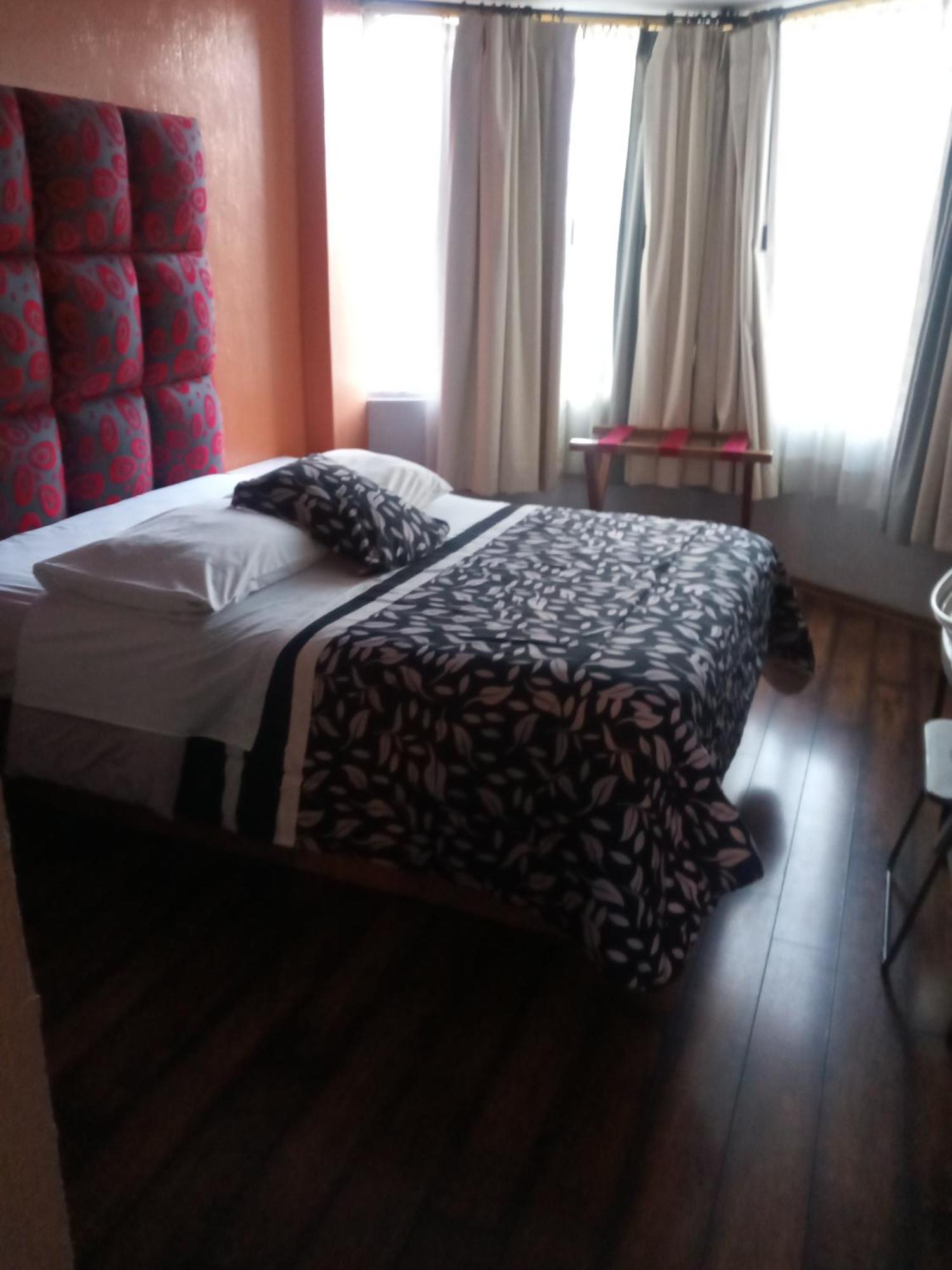 Hostal Capri Quito Zewnętrze zdjęcie