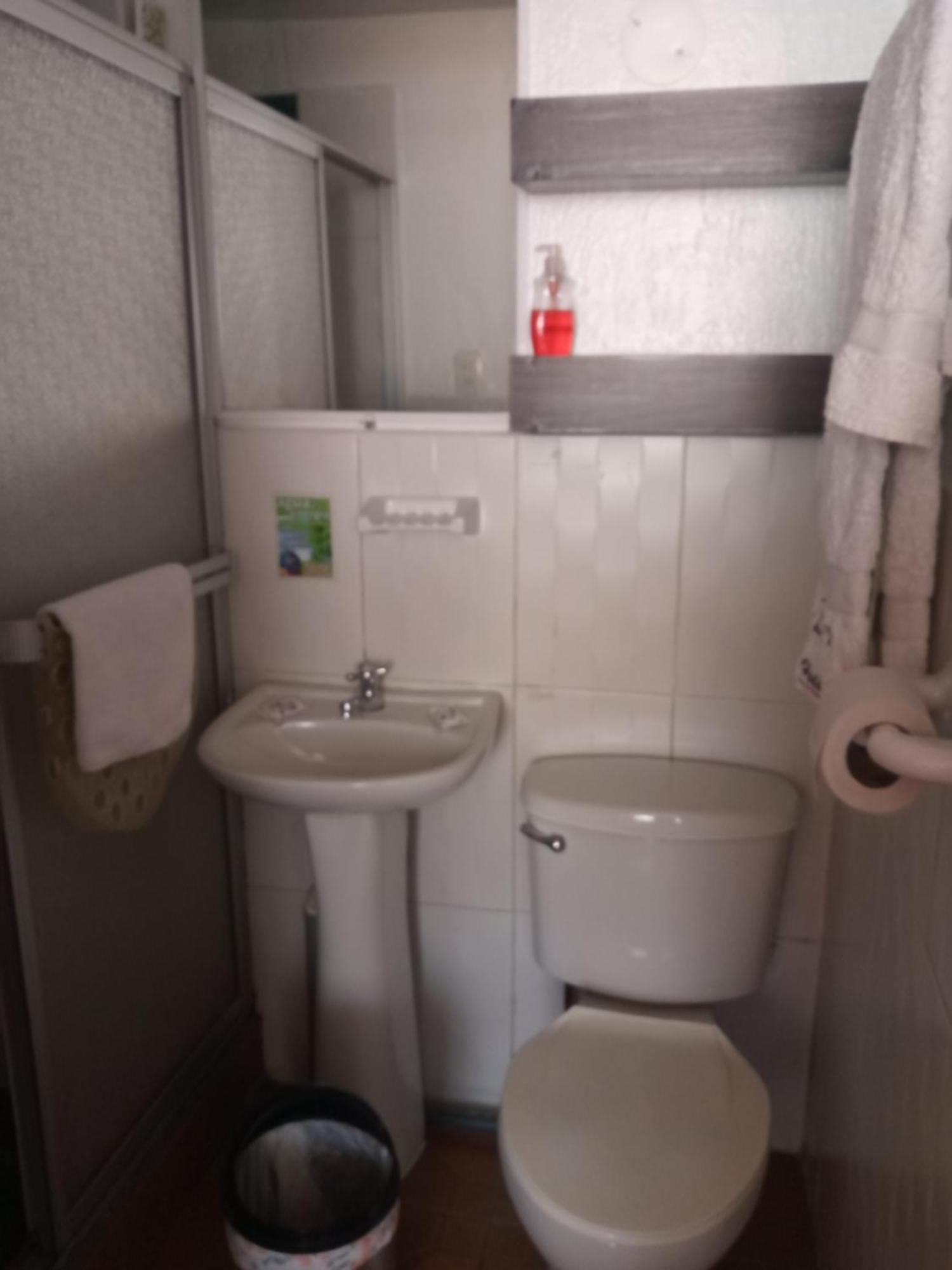 Hostal Capri Quito Zewnętrze zdjęcie