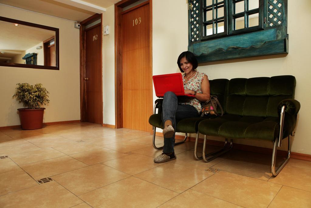 Hostal Capri Quito Zewnętrze zdjęcie