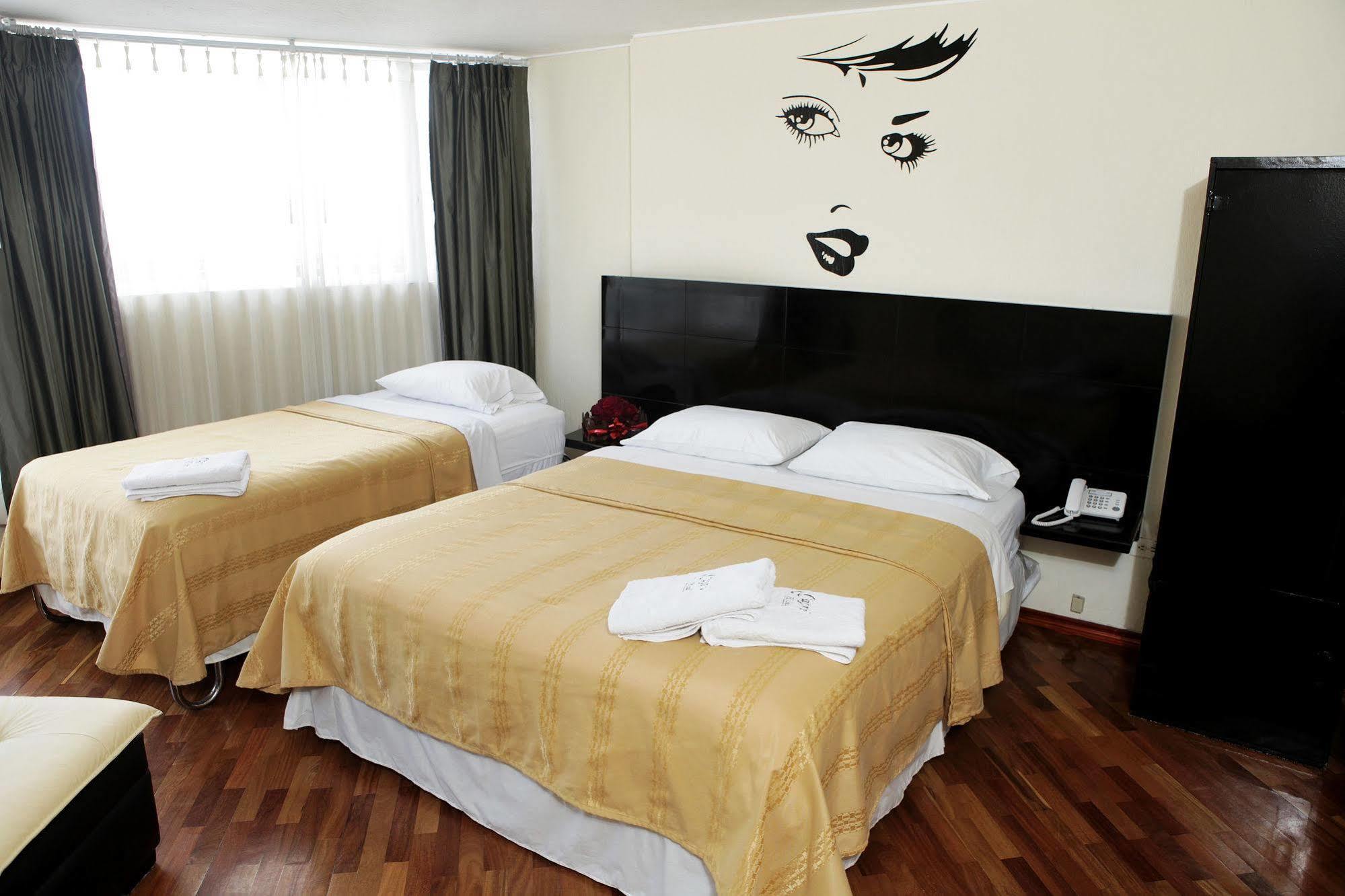 Hostal Capri Quito Zewnętrze zdjęcie
