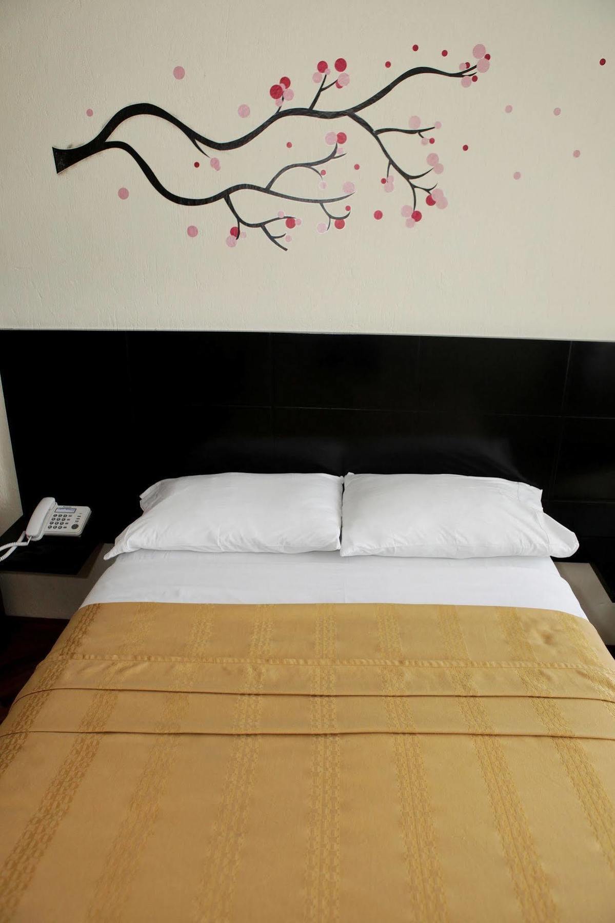 Hostal Capri Quito Zewnętrze zdjęcie