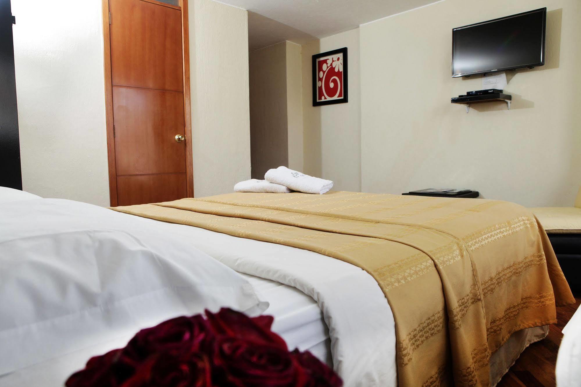 Hostal Capri Quito Zewnętrze zdjęcie