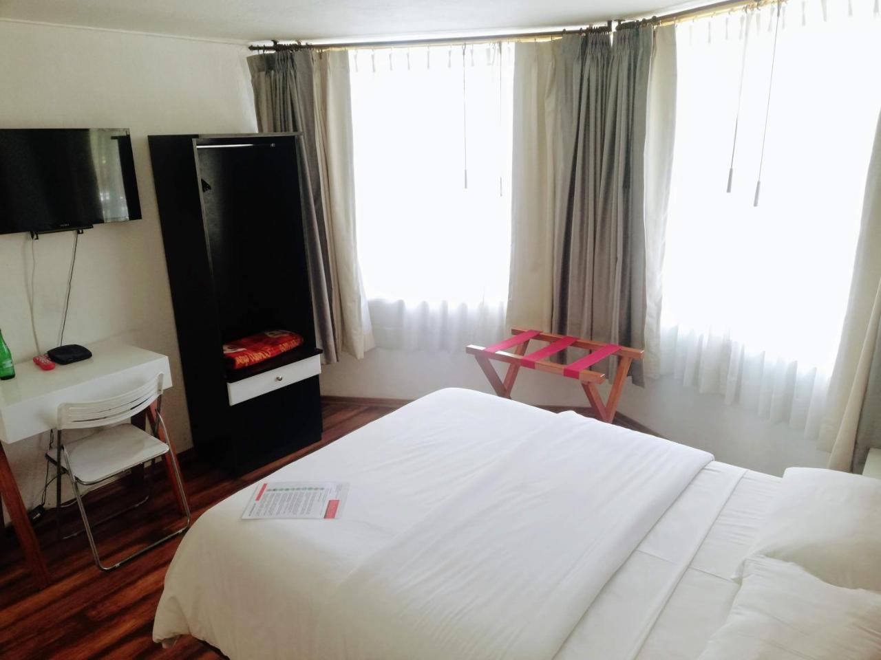 Hostal Capri Quito Zewnętrze zdjęcie