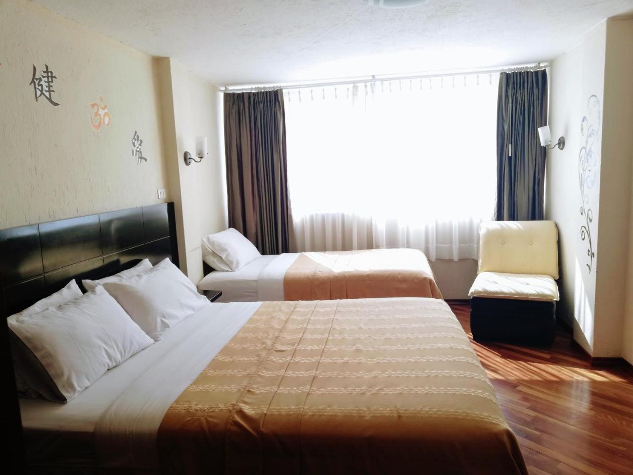Hostal Capri Quito Zewnętrze zdjęcie